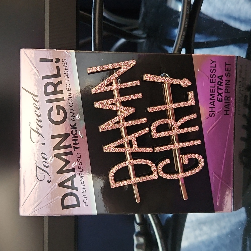 Too Faced Damn Girl! Shamelessly Extra Hair PIN Set